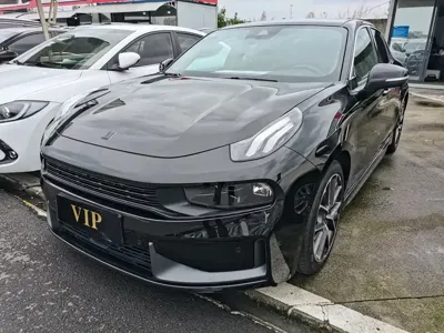 Lynk & Co 03