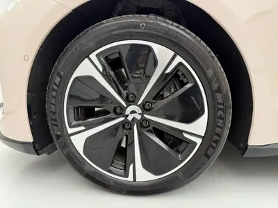 Nio ET5