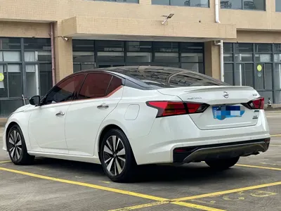 Nissan Teana