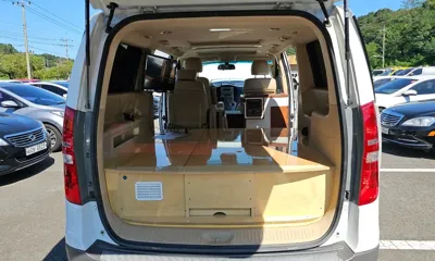 Hyundai Starex