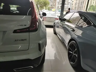Cadillac XT4