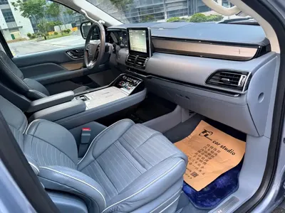 Lincoln Navigator