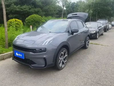 Lynk & Co 06