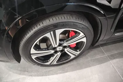 Nio ES8