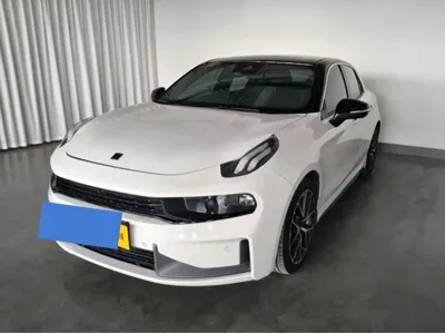 Lynk & Co 03