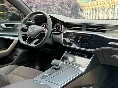 Audi A7L