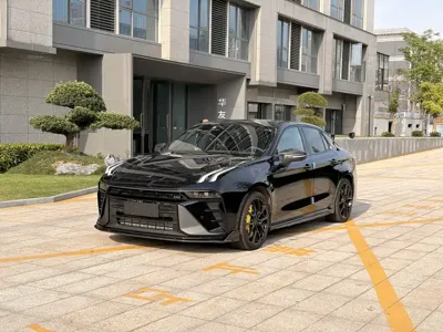 Lynk & Co 03