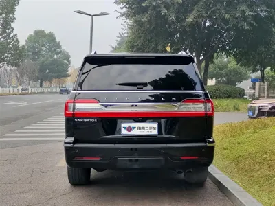 Lincoln Navigator