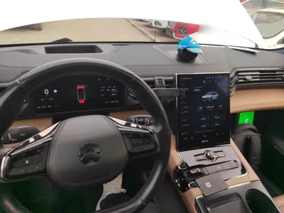 Nio ES8