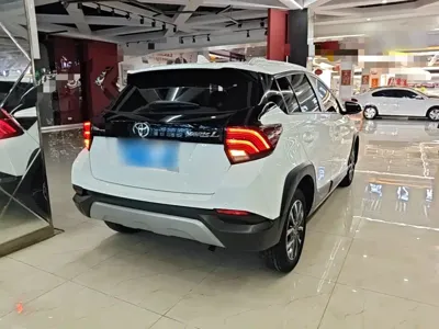 Toyota Yaris L