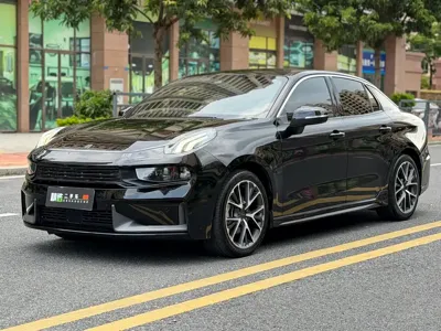Lynk & Co 03