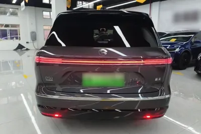 Nio ES8