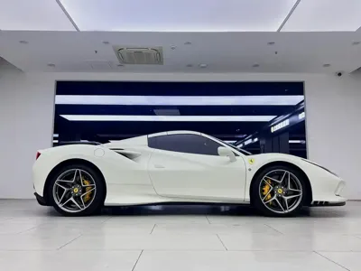 Ferrari F8