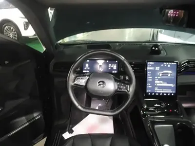 Nio ES8