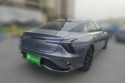 Hongqi H6