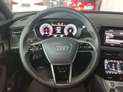 Audi Q6