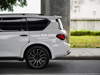 Infiniti QX80