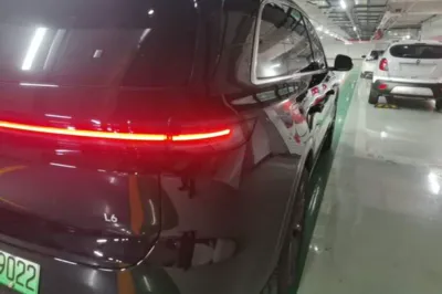 Li Auto L6