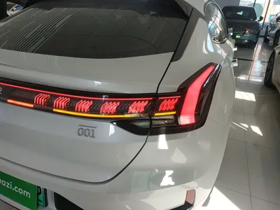 Zeekr 001