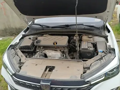 Roewe i5