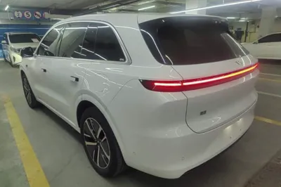 Li Auto L6