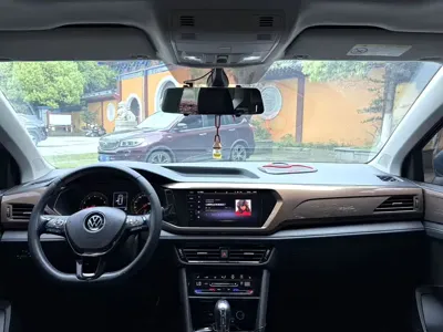 Volkswagen Tharu