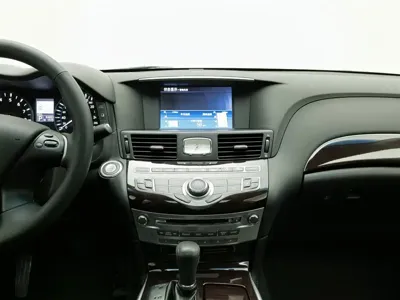 Infiniti Q70