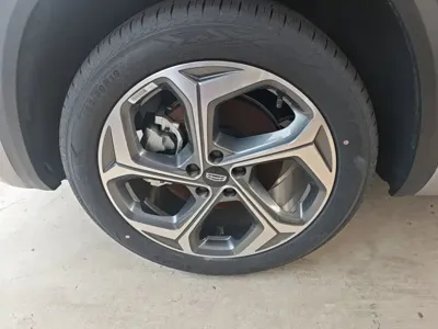 Geely Xingyue L