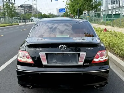 Toyota Reiz