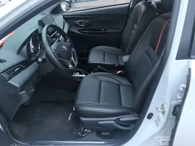 Toyota Yaris L