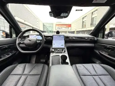 Nio ES8