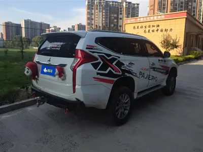 Mitsubishi Pajero (Import)