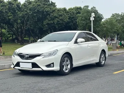 Toyota Reiz