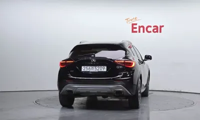 Infiniti QX30