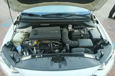 Hyundai Elantra (6th Generation