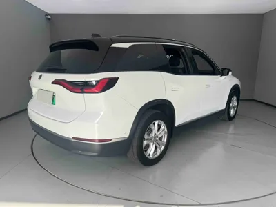 Nio ES8
