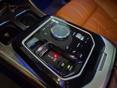 BMW i7