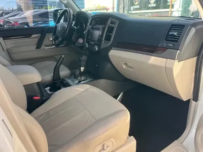 Mitsubishi Pajero (Import)