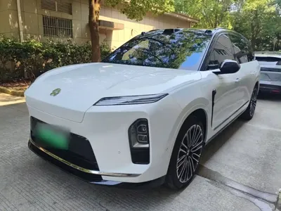 Nio ES8