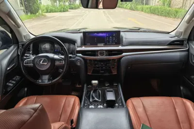 Lexus LX
