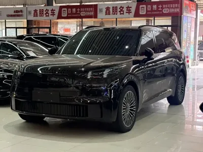 Lynk & Co 领克900