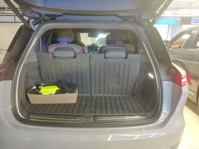 Nio ES8