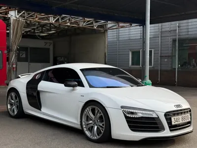 Audi R8