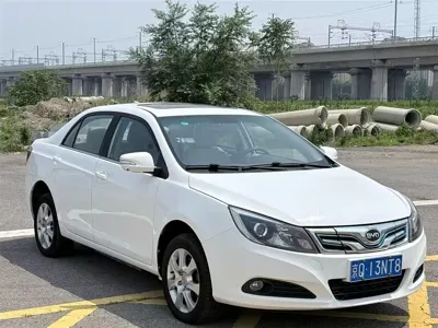 BYD e5