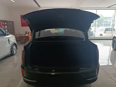Hongqi Hongqi E-QM5