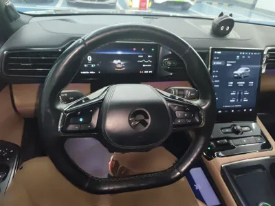 Nio ES8