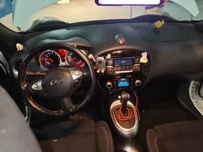 Infiniti ESQ
