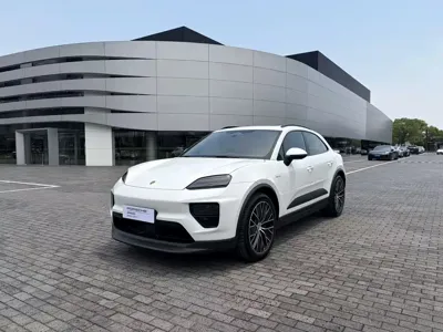 Porsche Macan EV