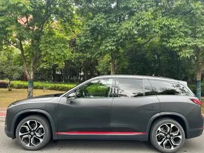 Nio ES8