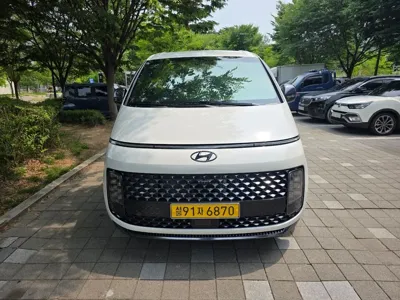 Hyundai Staria